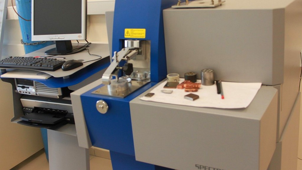 Kaedah Ujian Standard untuk Analisis Karbon dan Keluli Aloi Rendah oleh ASTM E415 Sparkrometri Pelepasan Atom