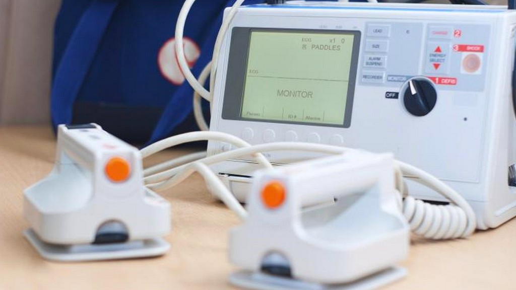 TS EN 60601-2-4 Peralatan Perubatan Elektrik - Bahagian 2-4: Ciri-ciri Khusus untuk Keselamatan Asas dan Prestasi Penting Defibrilator Jantung